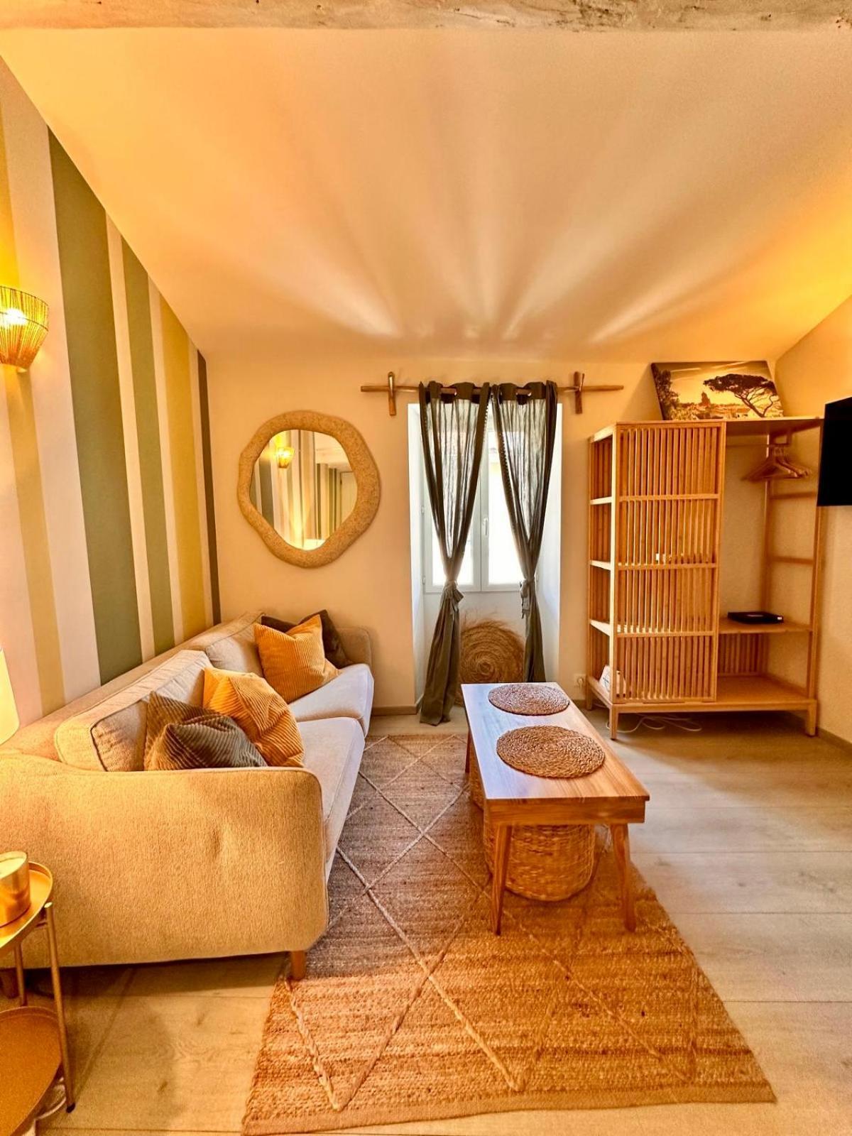 Cozy Studio Le Cedre, Port De Saint Tropez Екстер'єр фото
